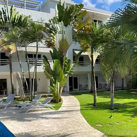 New Garden Hotel
